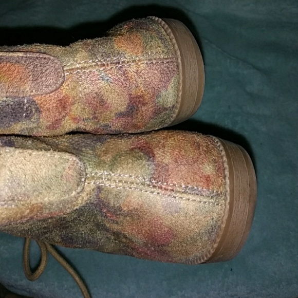 Floral print cloth booties - Picture 3 of 4